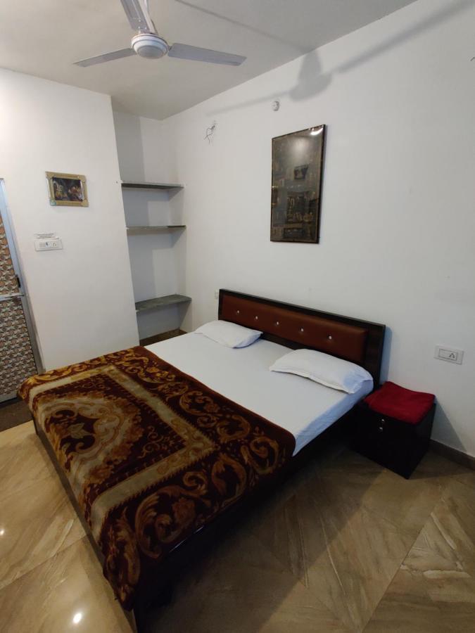 Varah Square Guest House Пушкар Экстерьер фото