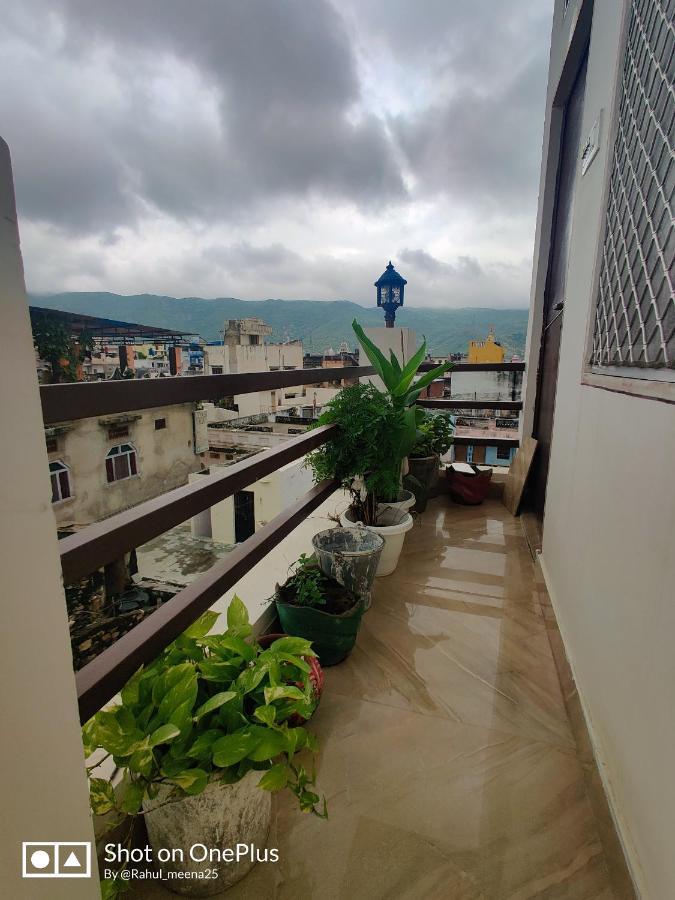 Varah Square Guest House Пушкар Экстерьер фото