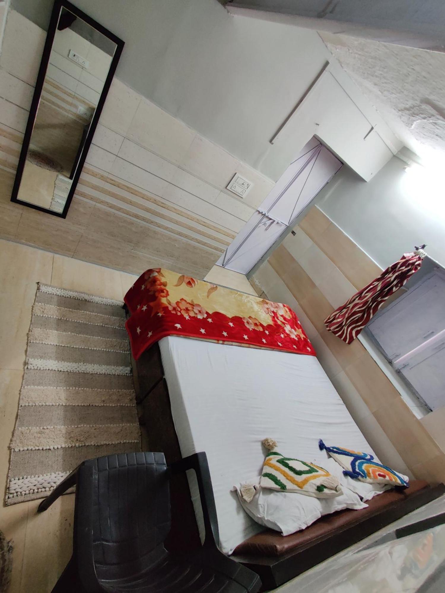 Varah Square Guest House Пушкар Экстерьер фото