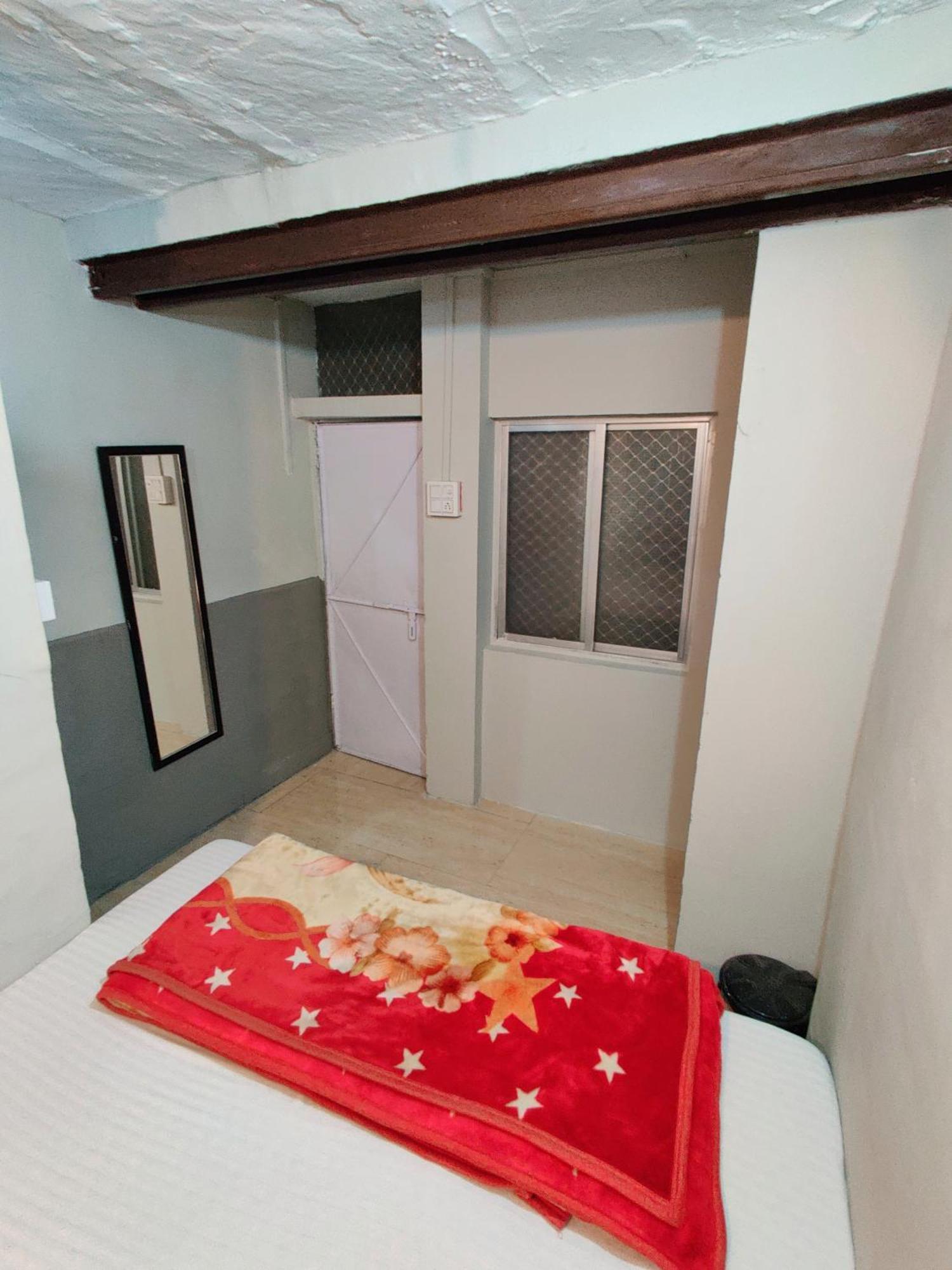 Varah Square Guest House Пушкар Номер фото