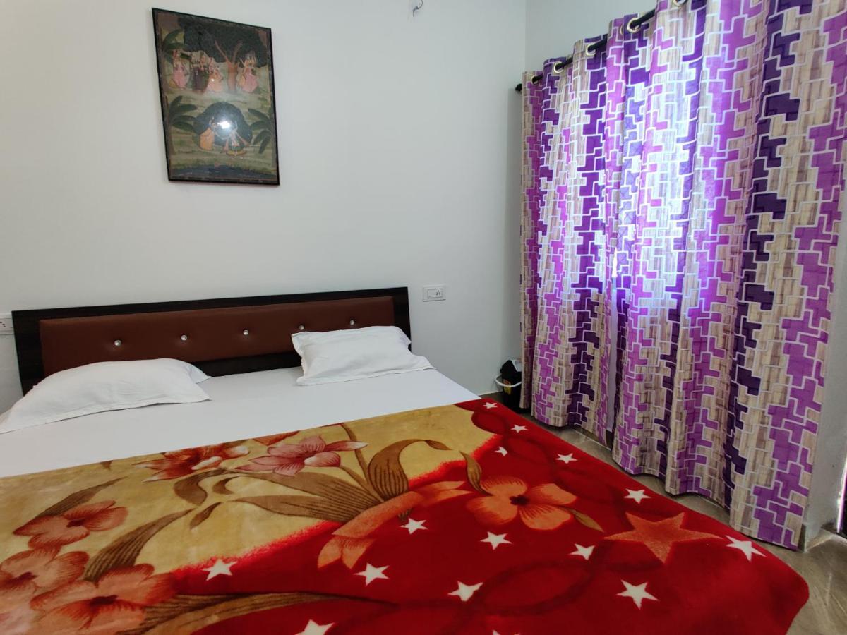 Varah Square Guest House Пушкар Экстерьер фото