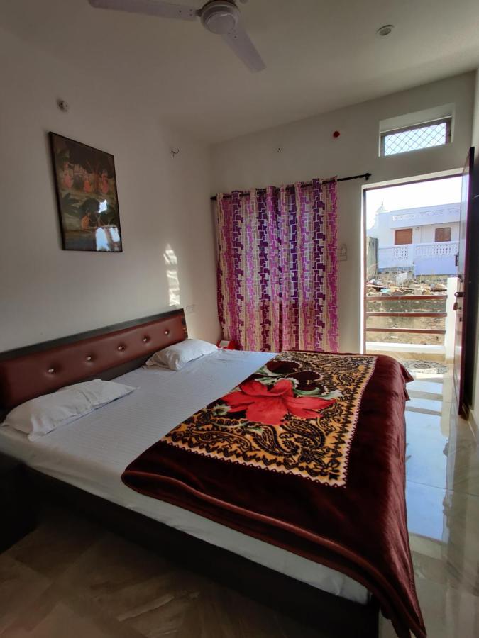 Varah Square Guest House Пушкар Экстерьер фото